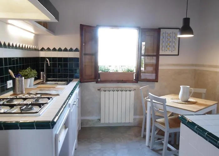 アパート Attic Up On